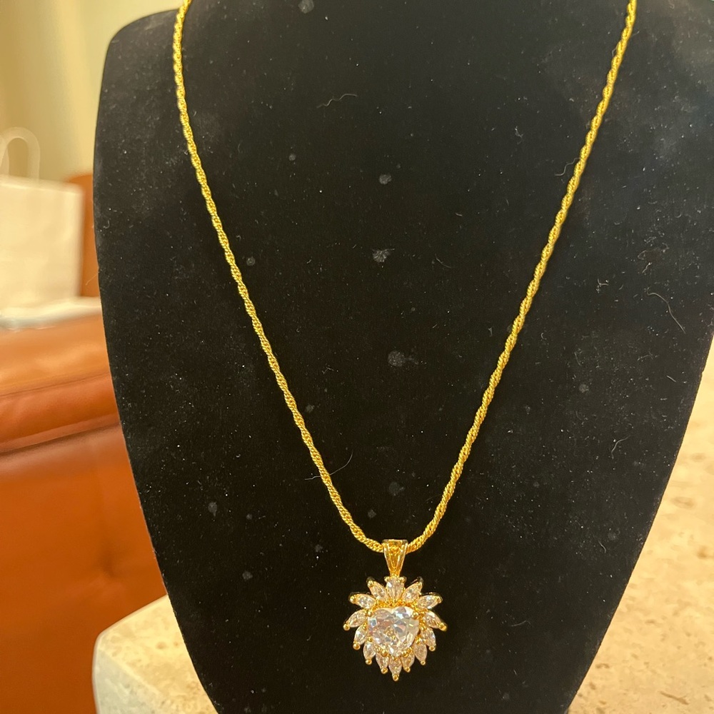 Elizabeth Taylor for Avon radiance heart CZ goldtone necklace